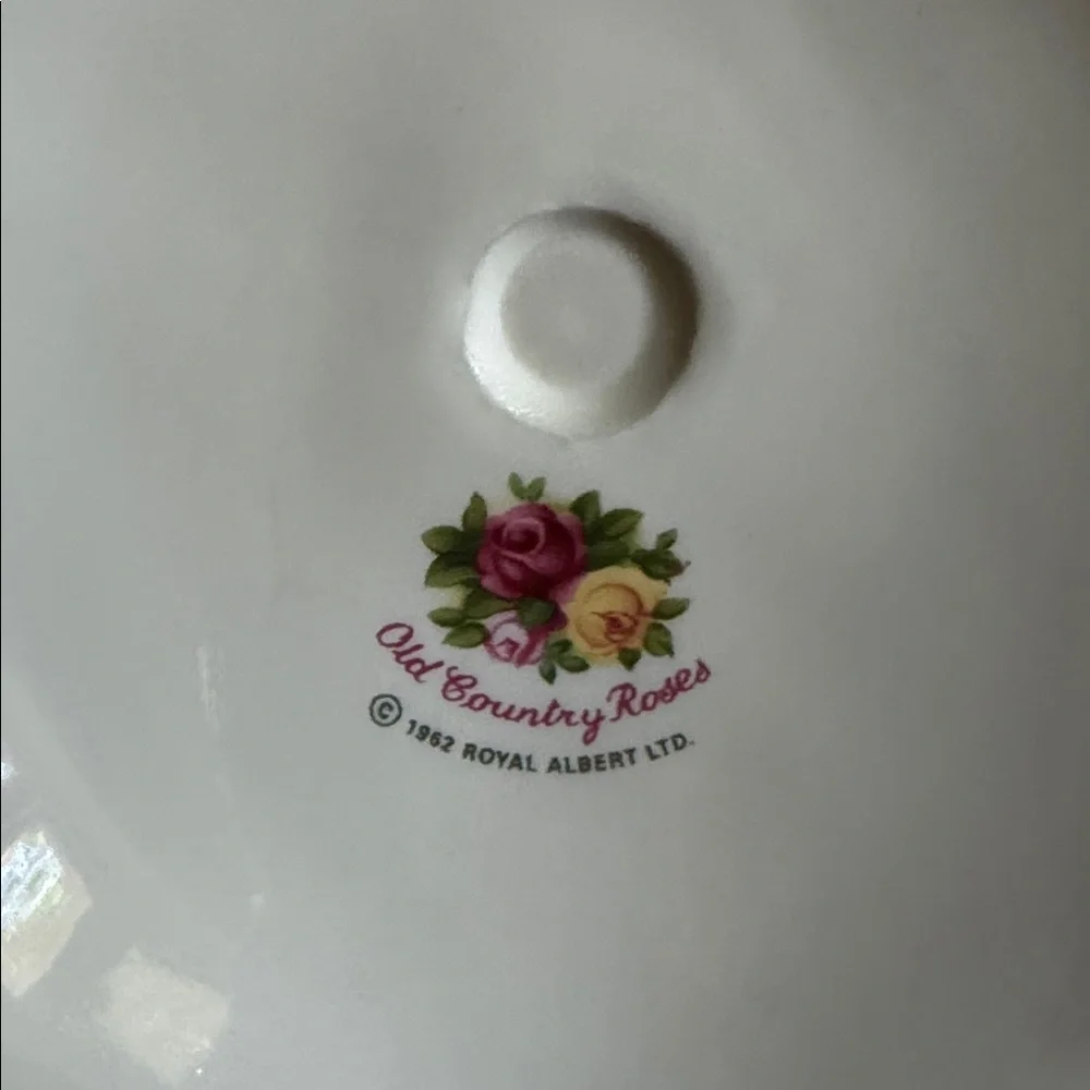 Royal Albert Old Country Roses Deviled Egg Plate with Floral Design - Picture 5 of 9